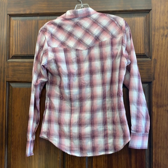 Button down - Picture 2 of 3